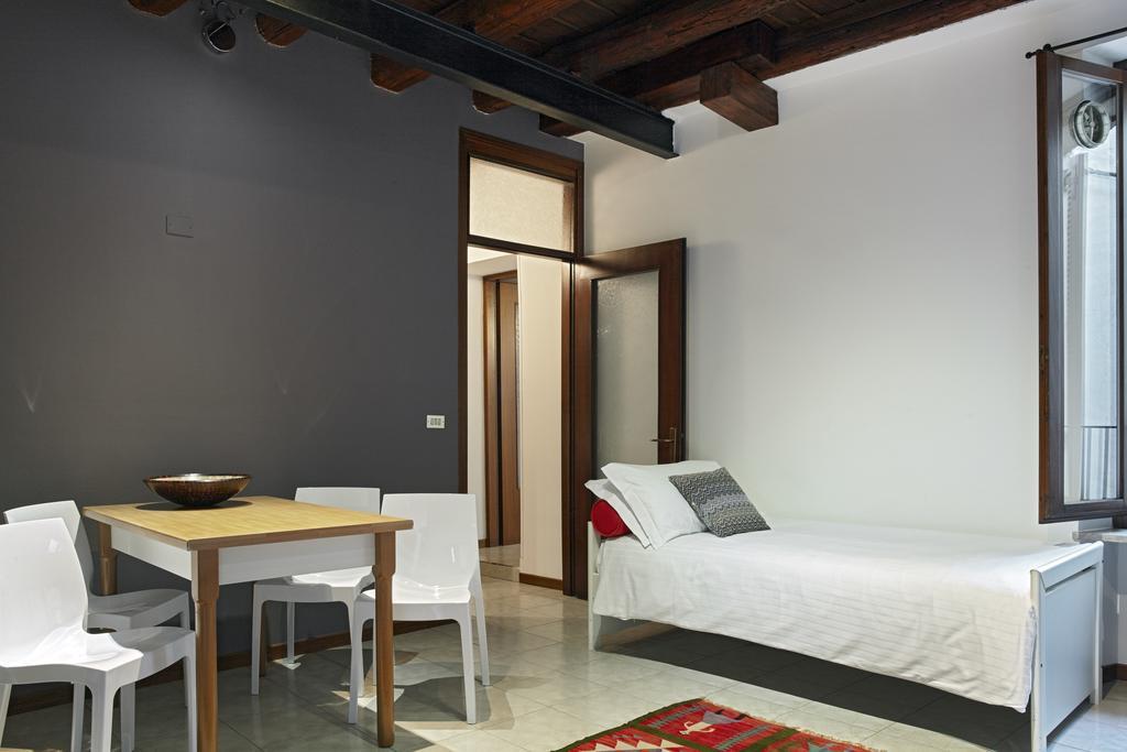 L'Ospite Appartamenti Verona Eksteriør billede