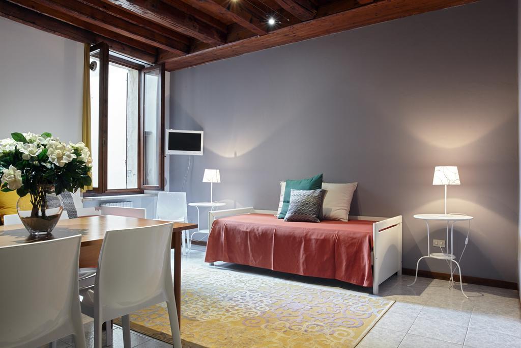 L'Ospite Appartamenti Verona Eksteriør billede